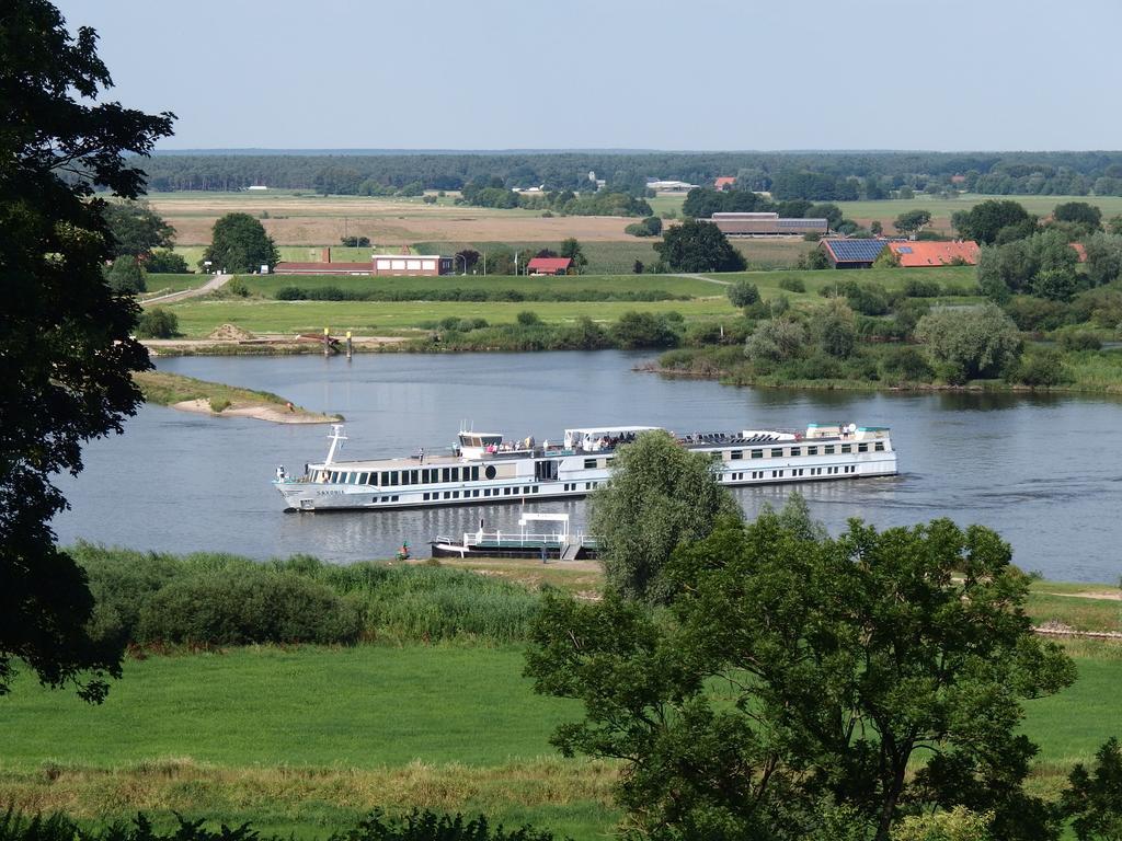 Ferien- Und Wellnesshotel Waldfrieden Hitzacker Bagian luar foto