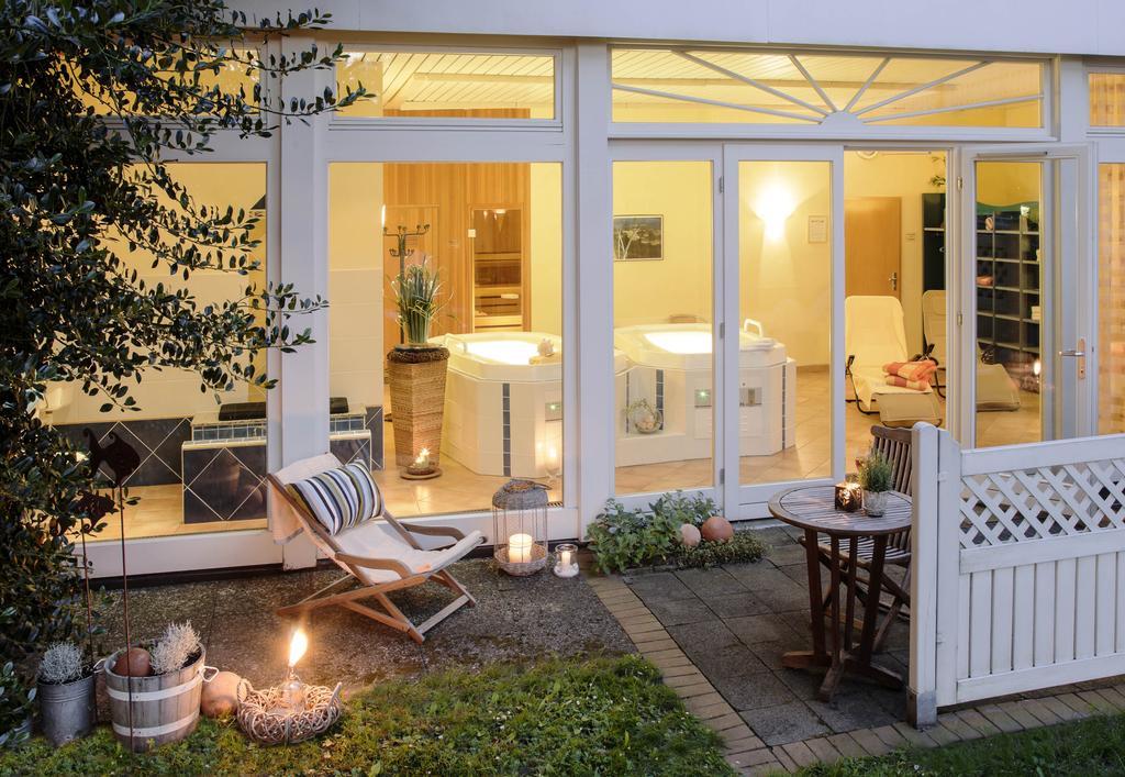 Ferien- Und Wellnesshotel Waldfrieden Hitzacker Bagian luar foto