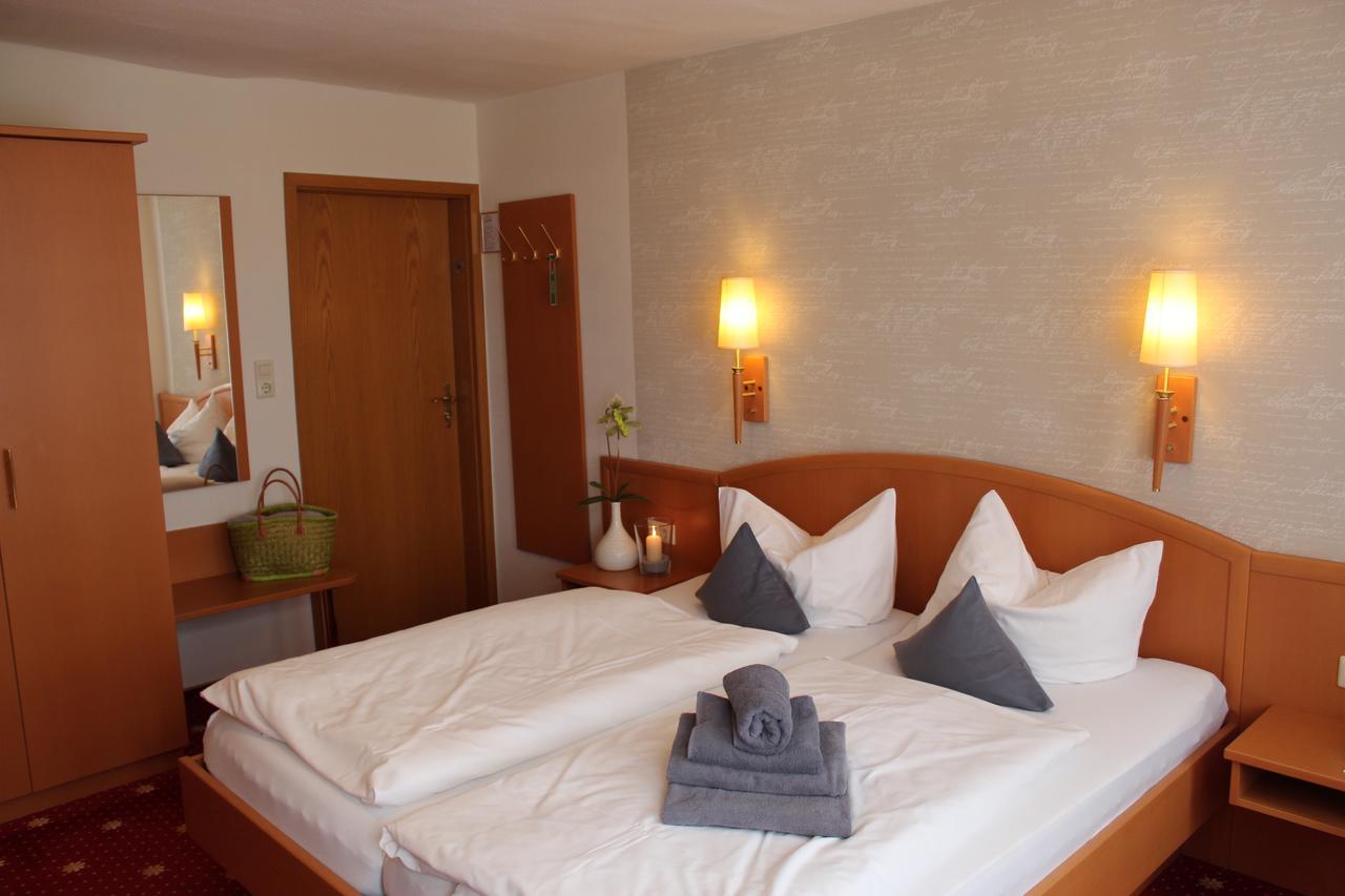Ferien- Und Wellnesshotel Waldfrieden Hitzacker Bagian luar foto